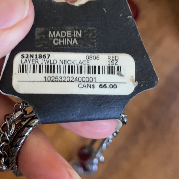 Collection of acrylic and metal jewellery - Picture 7 of 7